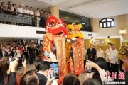 问事摇卦中国驻菲律宾大使与菲候任外长共同出席庆祝中菲建交50周年图片展